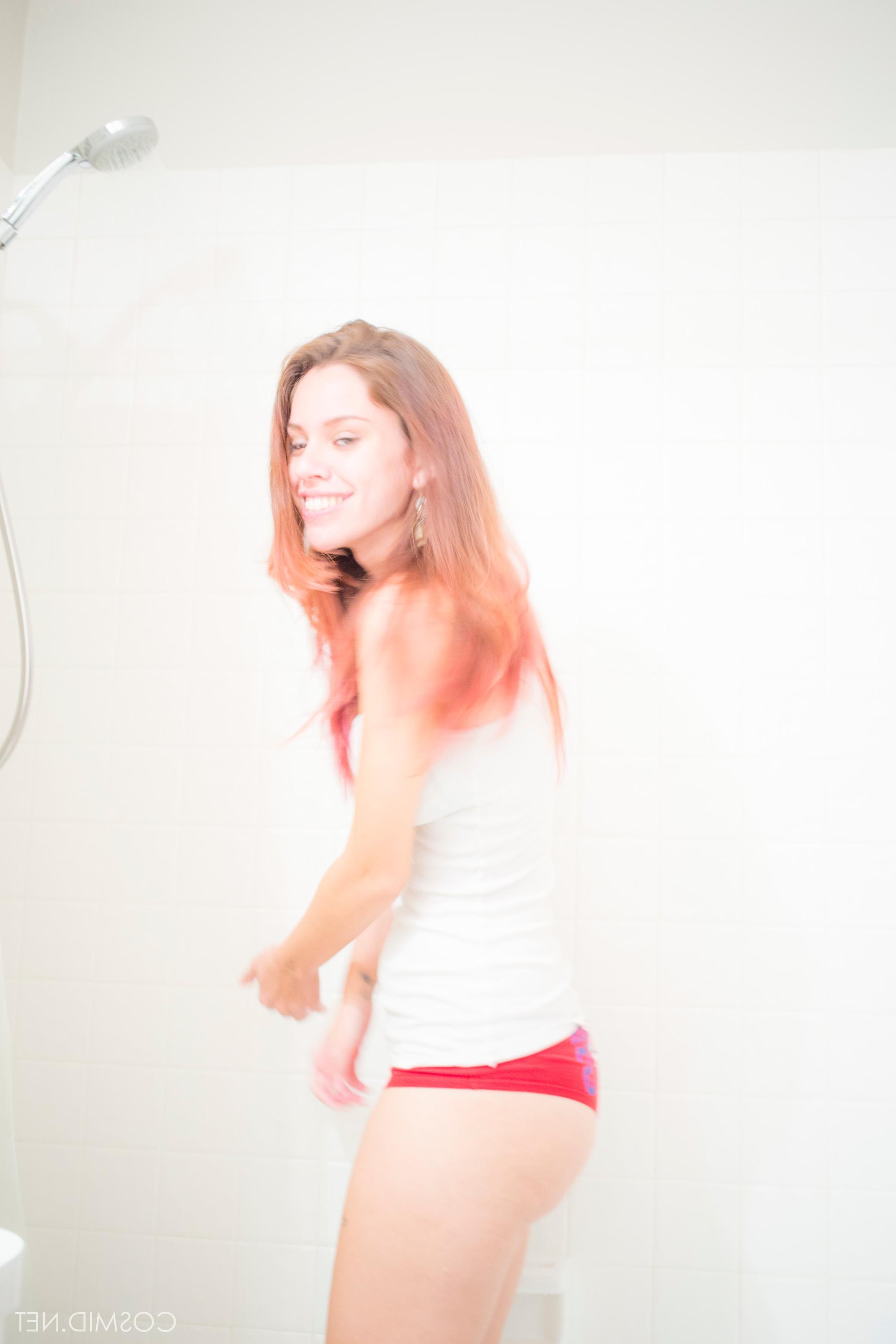 16P Busty girl Marina Rossi wants to take shower with you