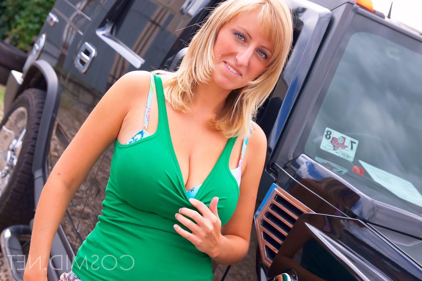 16P Pictures of a busty blonde teen stripping outside