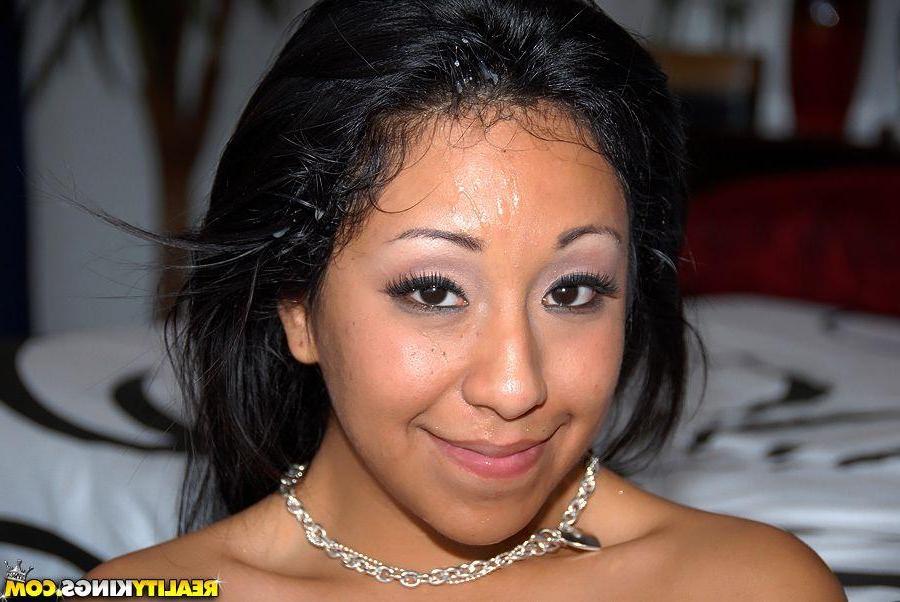 20P Pictures of Leslie Sierra enjoying a hard one