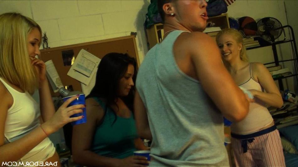 12P Horny college girls get their fuck on in the dorm