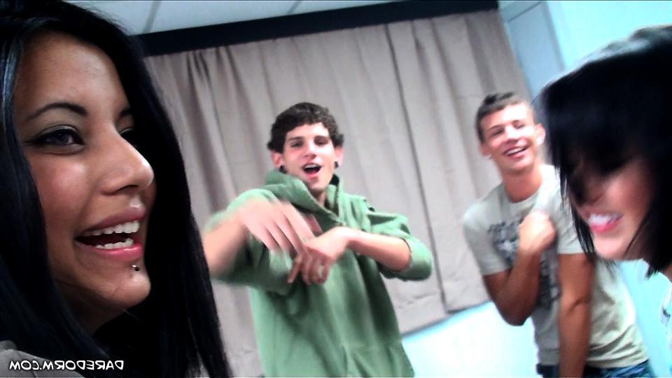 12P Amateur college girls go wild at a dorm party