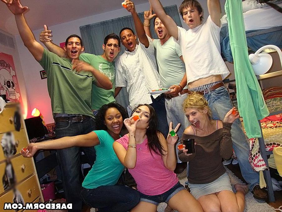 12P Horny college girls put out at a party