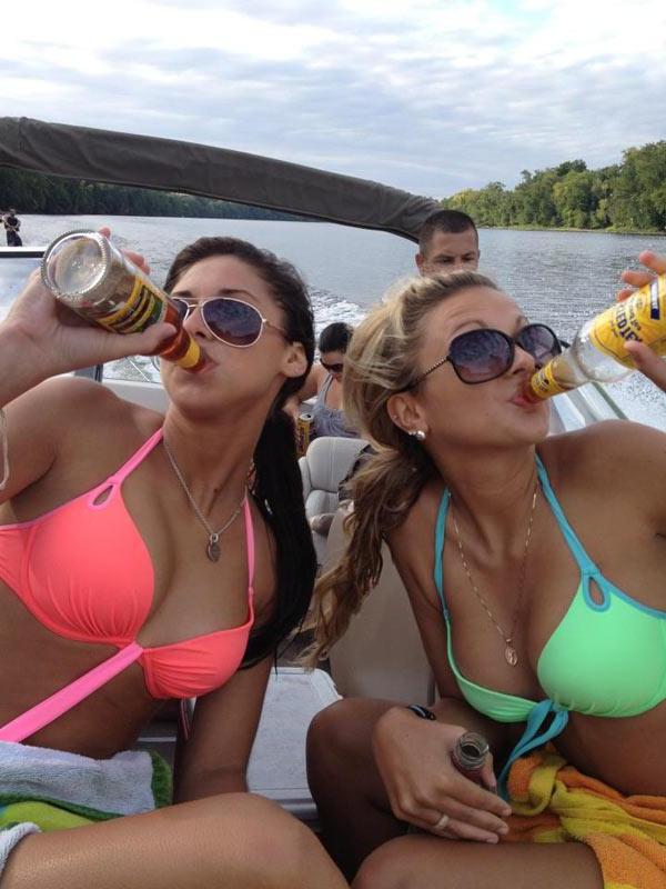 15P Pics of wild college coeds having a naughty party