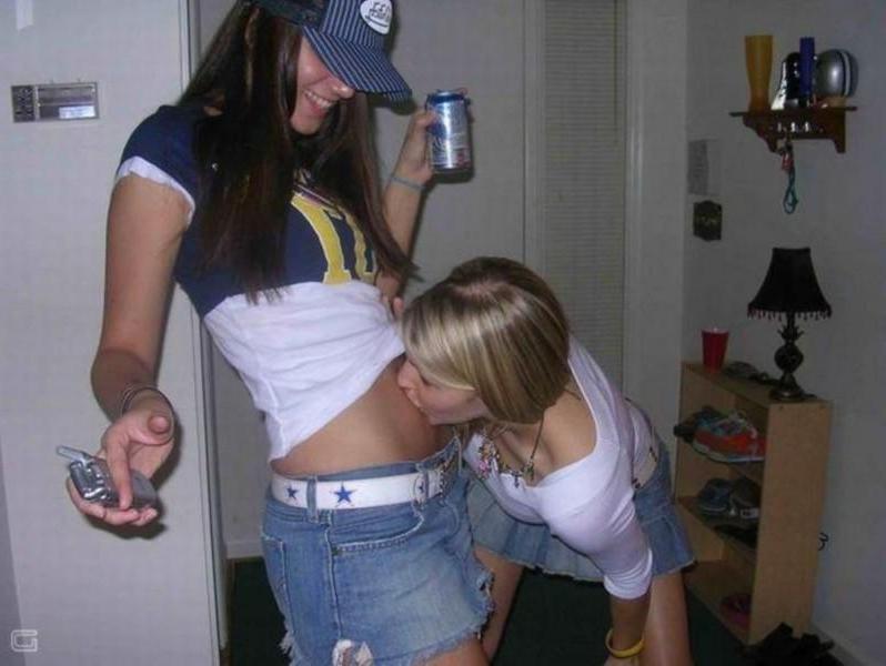 15P Wild college coeds get horny on spring break