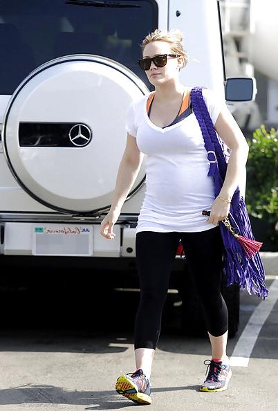 11P Hilary Duff - at Chipotle in Toluca Lake