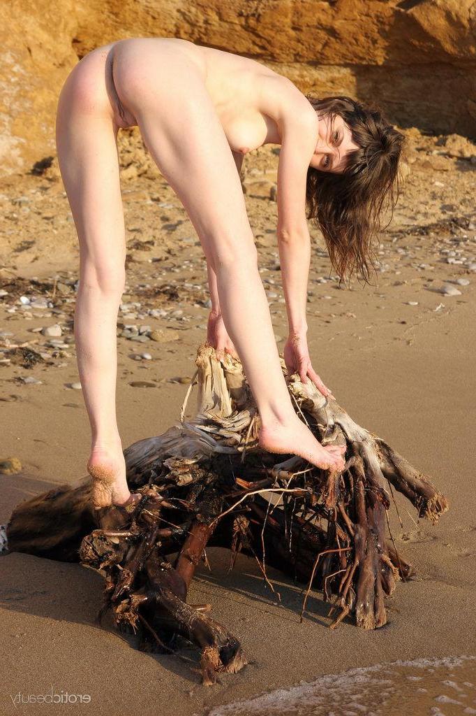 16P Brunette teen Lusi gives you her nude body on the beach in "Alone"