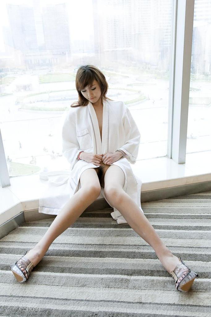 16P Asian girl Lavinia Chan strips nude and shows her hairy pussy