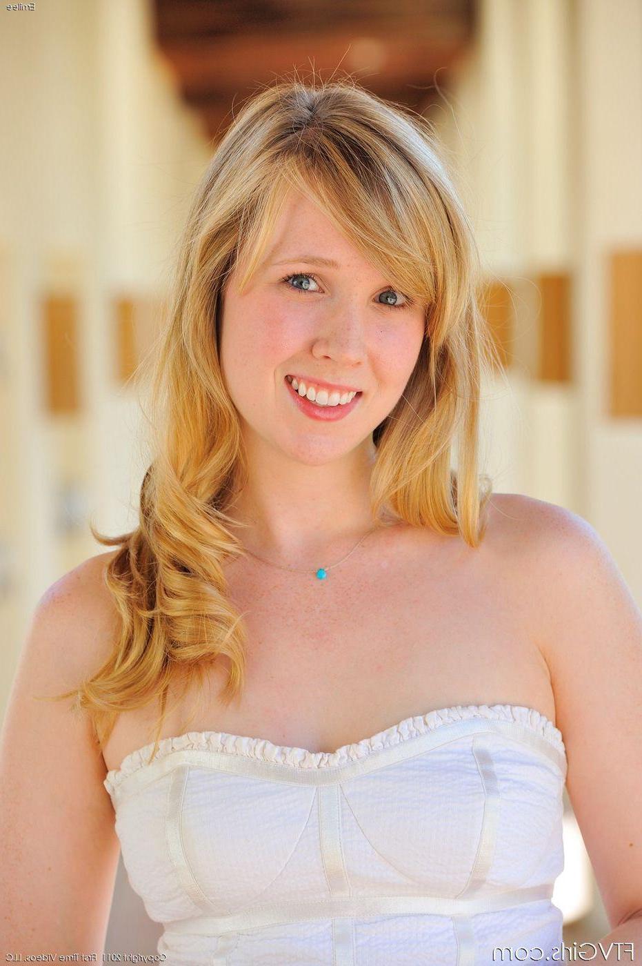 16P Pictures of Emilee toying her tight pussy with a vibrator