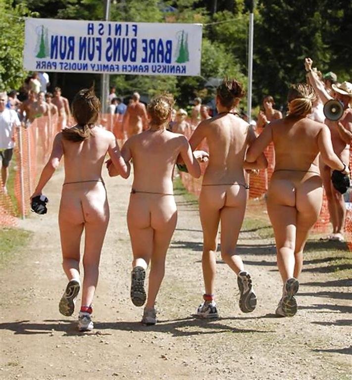 25P Naked Women in Groups 8
