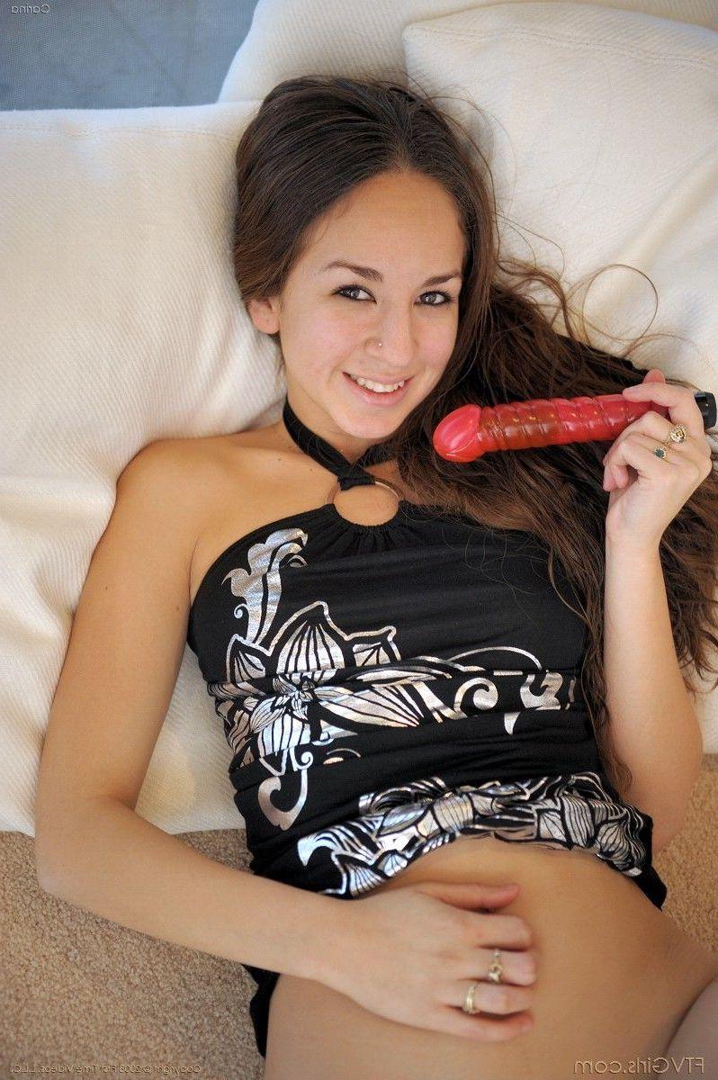 20P Pictures of Carina toying her tight pussy