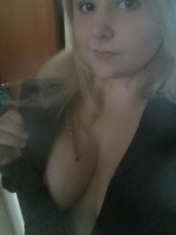 10P Naughty busty GFs showing off their juicy juggs
