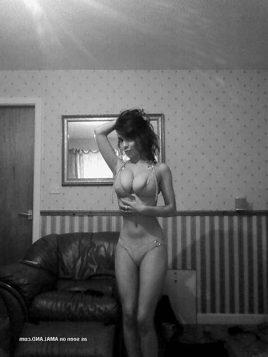 15P Collection of hot selfpics of a busty sexy babe