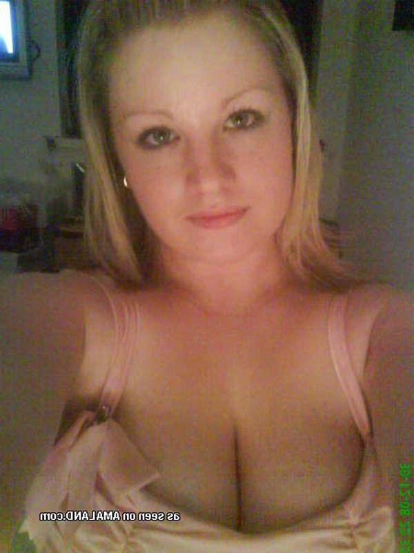 15P Photo compilation of amateur big-busted chicks