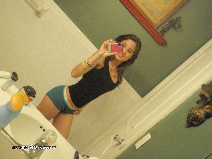 14P Sexy heavy-chested girlfriends showing their breasts