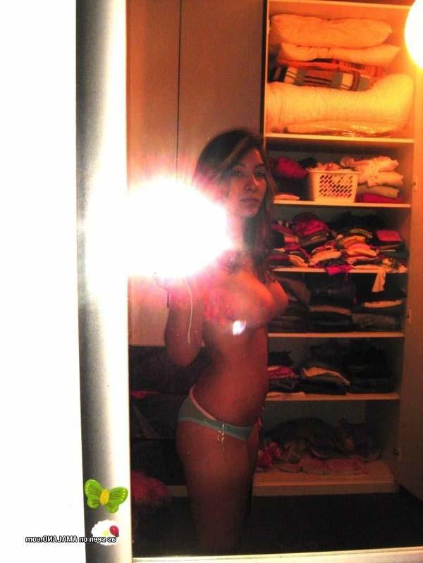 15P Photo compilation of an amateur heavy-chested hottie camwhoring