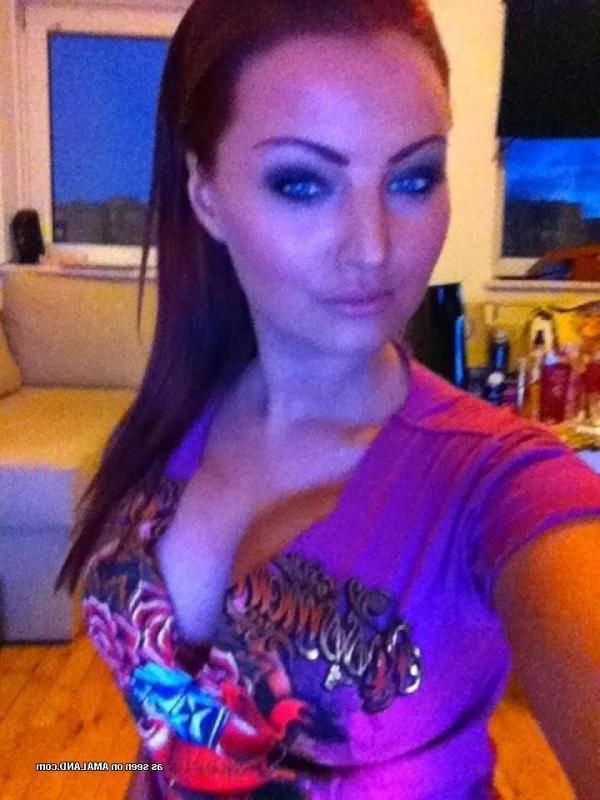 14P Pictures of hot amateur girlfriends showing their big boobies