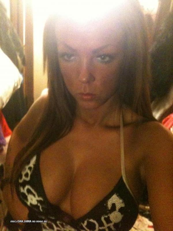 14P Pictures of hot amateur girlfriends showing their big boobies