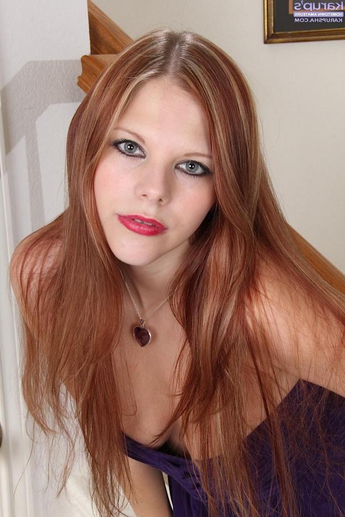 15P Kyra Reid spreads her tasty shaved pussy wide open