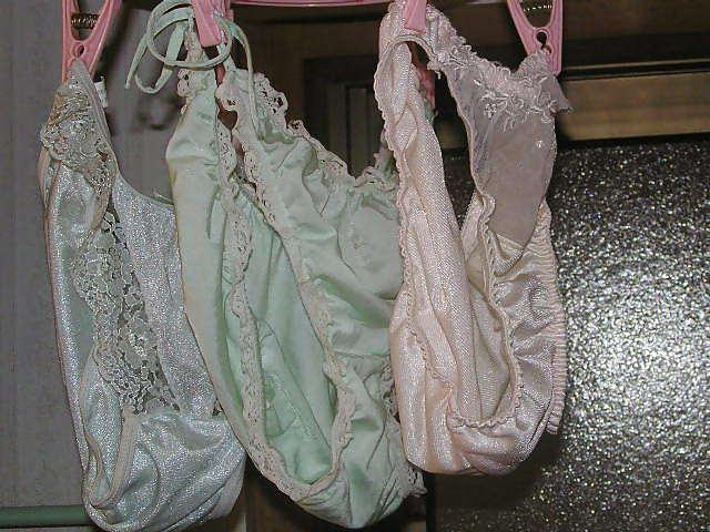 25P Nylon panties on clotheslines