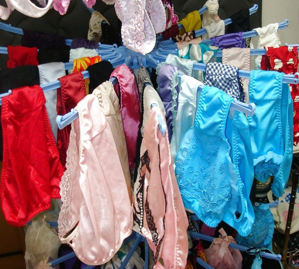 25P Nylon panties on clotheslines
