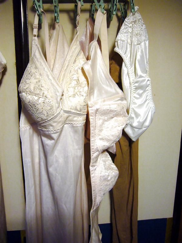 25P Nylon panties on clotheslines
