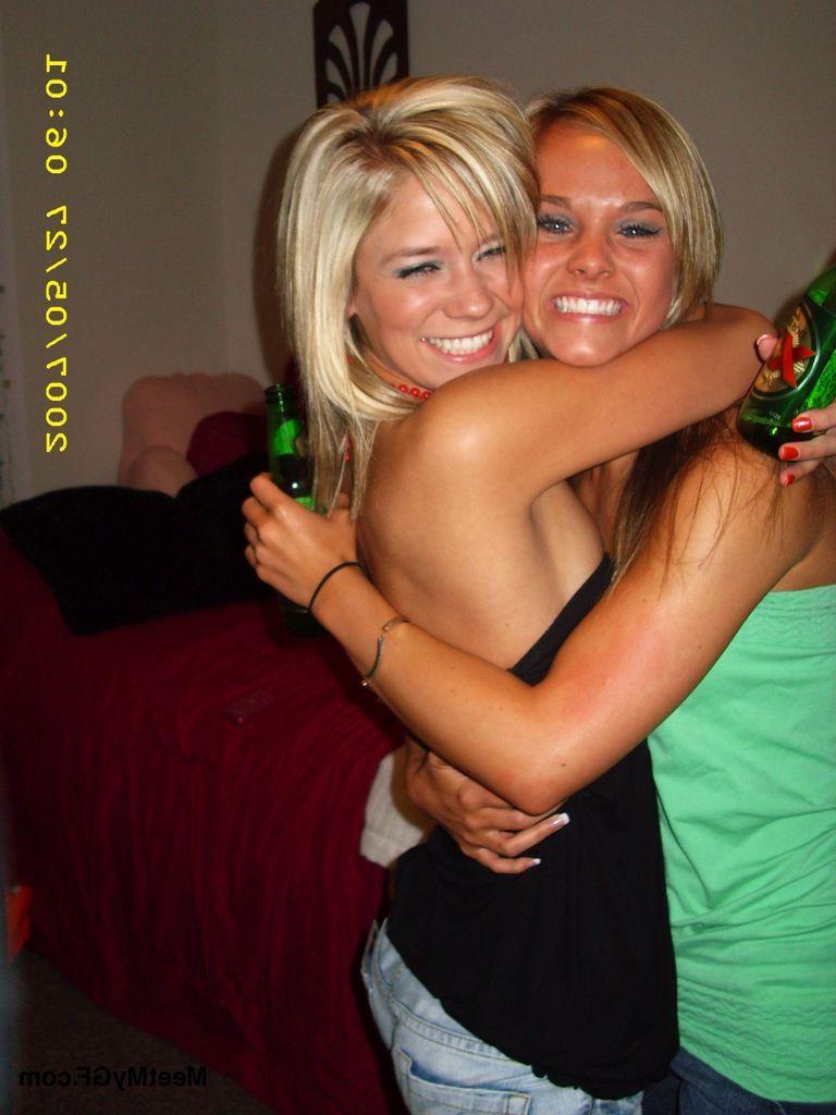 15P Pictures of hot girlfriends going wild