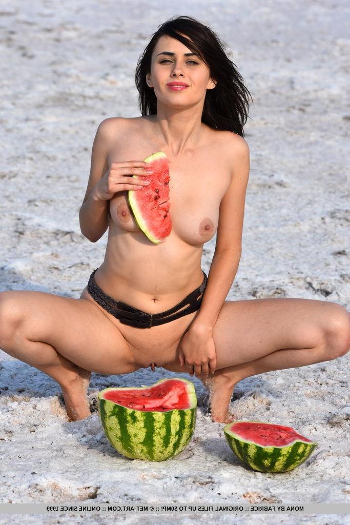 18P Brunette teen Mona gives you her tight pussy in "Cojena"