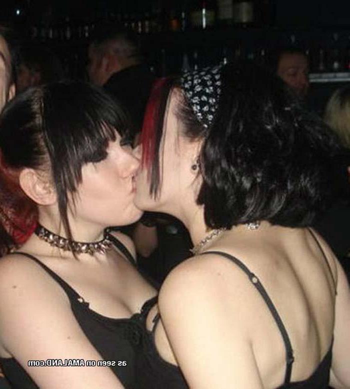 16P Photo compilation of a hot and sexy goth babe