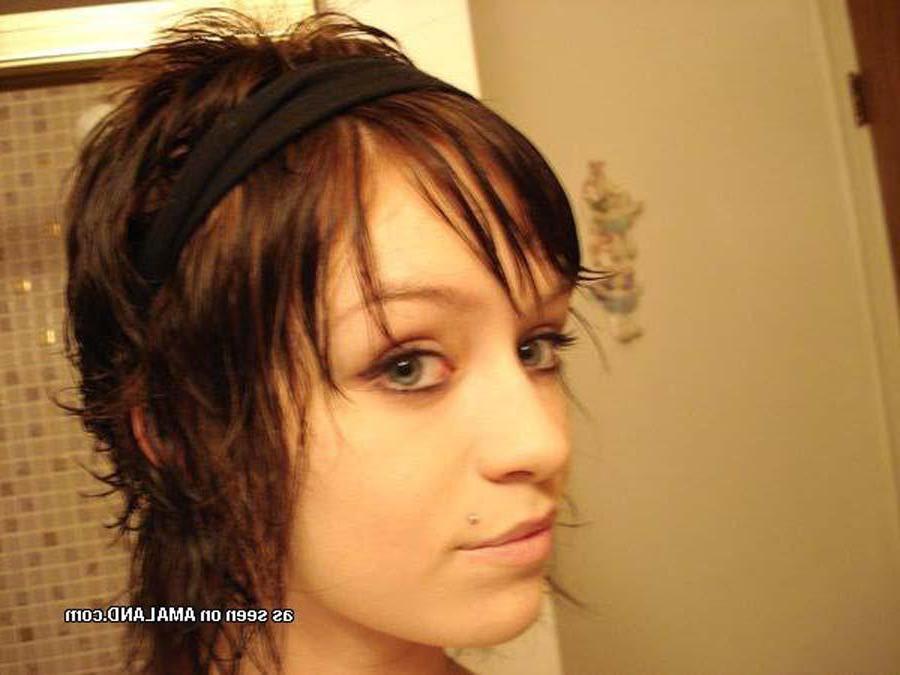 15P Picture gallery of amateur scene hotties looking hot for the camera