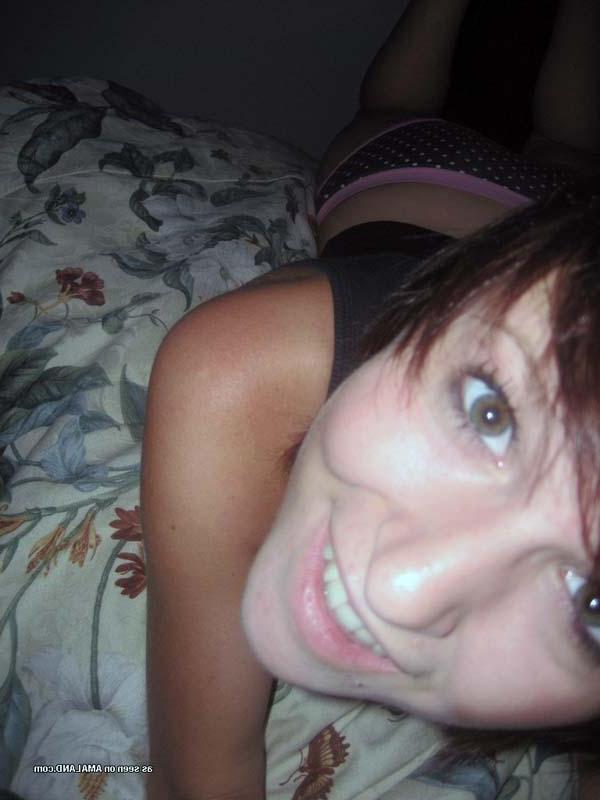 15P Photos of sexy alternative amateur cuties showing off