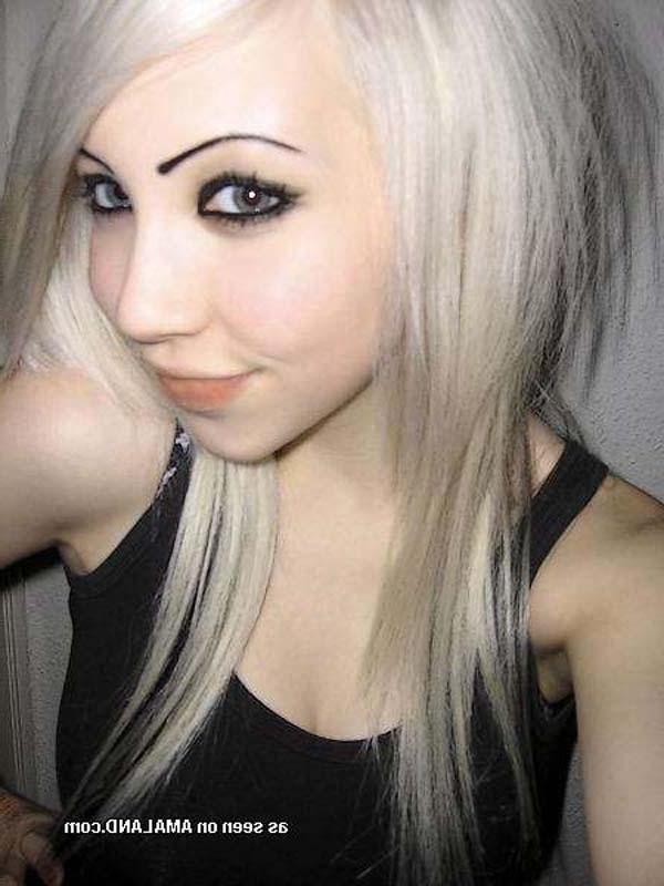 16P Photo compilation of a stunning amateur blondie emo girl