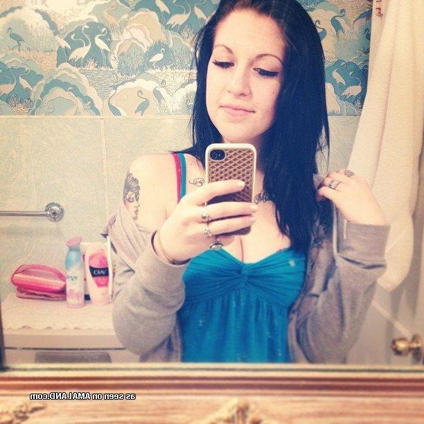 14P Compilation of tattooed girlfriends posing for their lovers