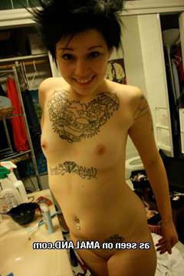 15P Collection of hot selfpics of alternative girlfriends