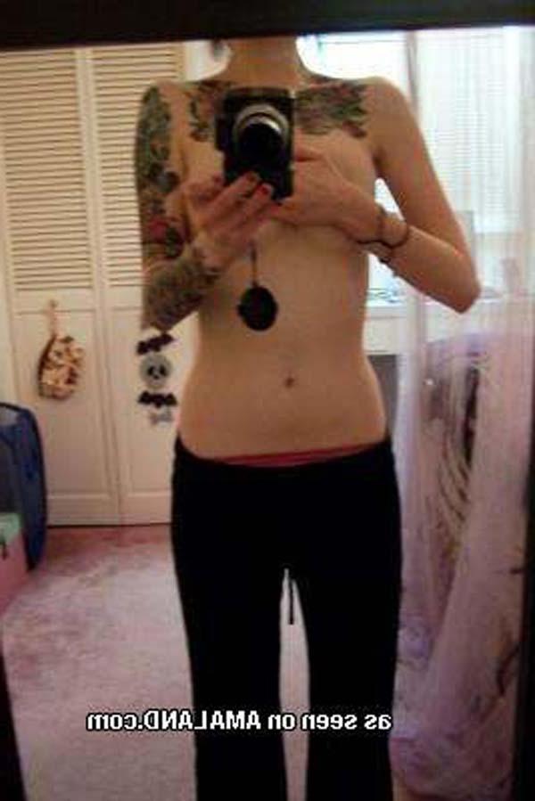15P Collection of hot selfpics of alternative girlfriends