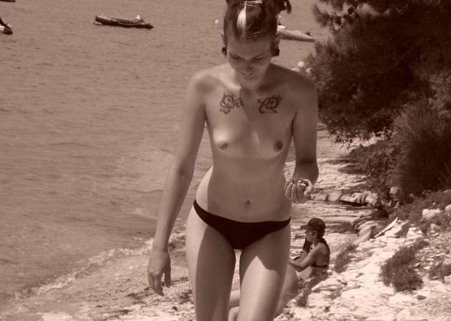 15P Collection of hot selfpics of alternative girlfriends