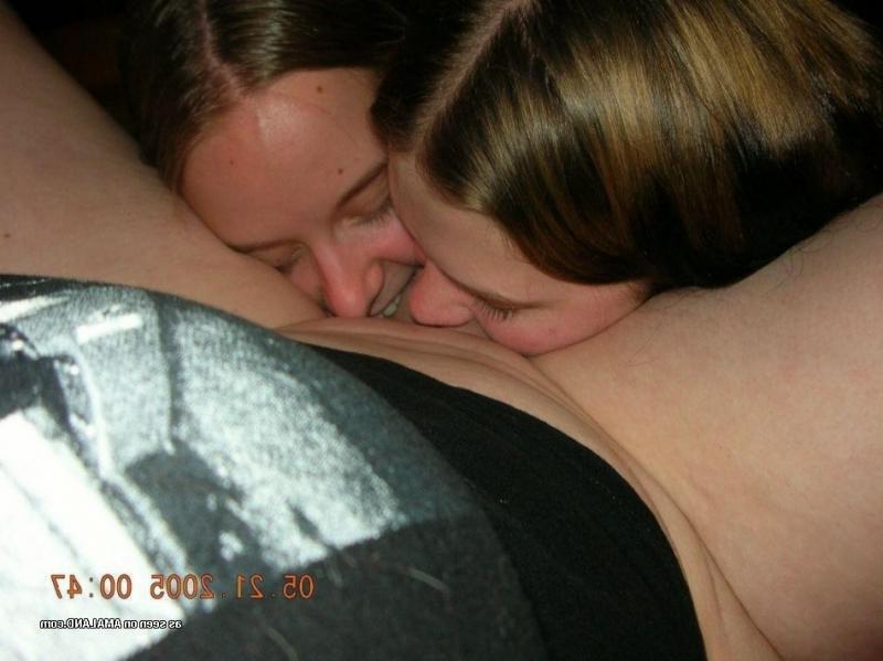 14P Pics of horny lesbians dildoing and licking each other's pussies