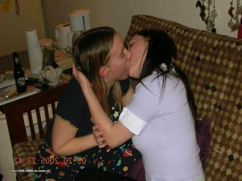 14P Pics of horny lesbians dildoing and licking each other's pussies
