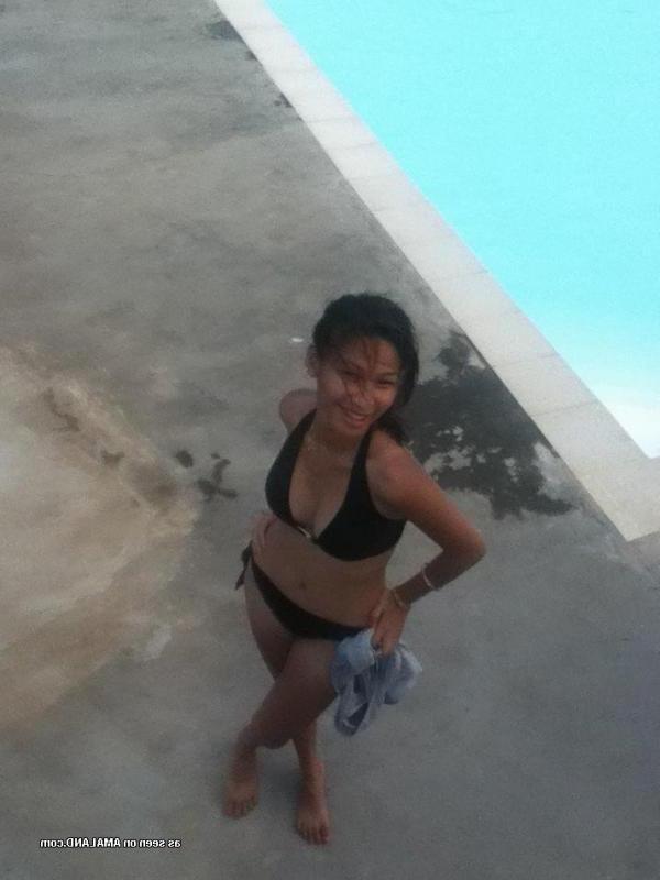 14P Compilation of a non-nude GF posing outdoors