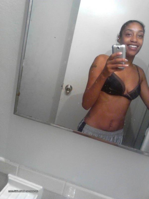 14P Compilation of a non-nude chick posing in her underwear