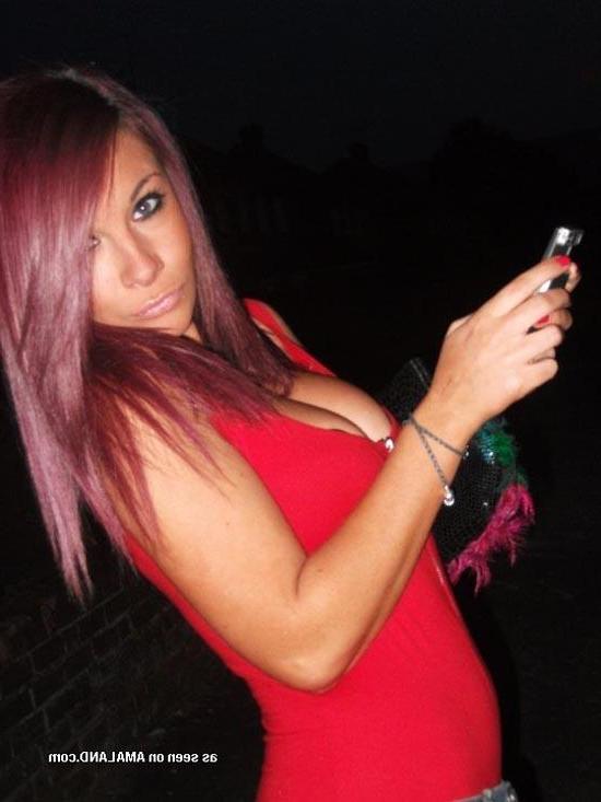 15P Wild UK party girl in hot and sexy hacked pictures