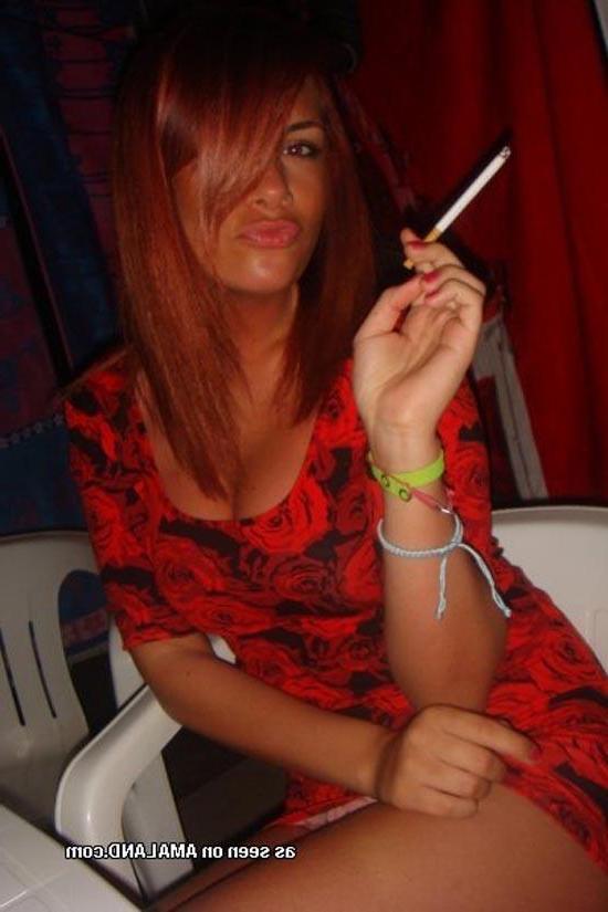 15P Wild UK party girl in hot and sexy hacked pictures