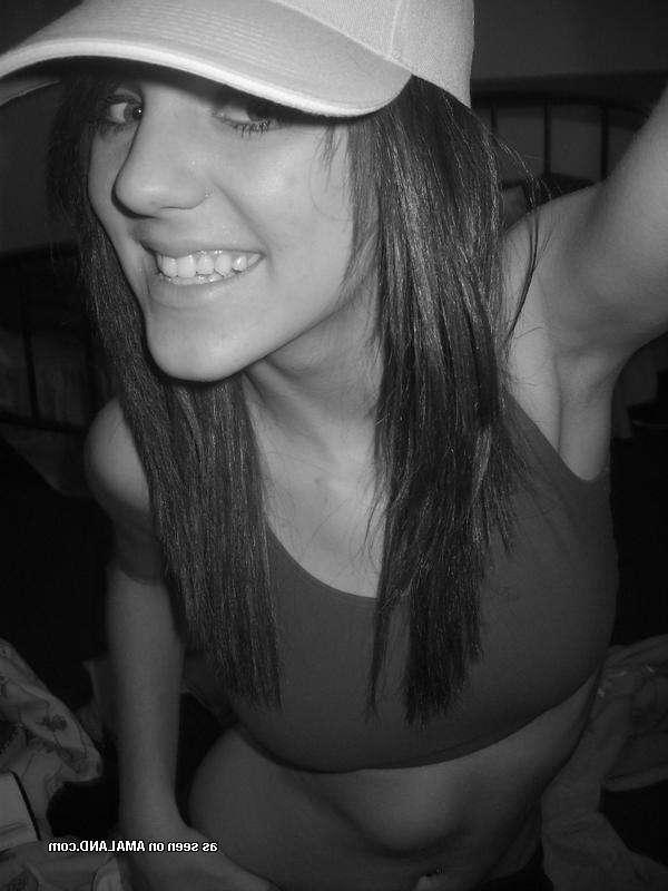 16P Photo compilation of nice amateur sexy non-nude chicks