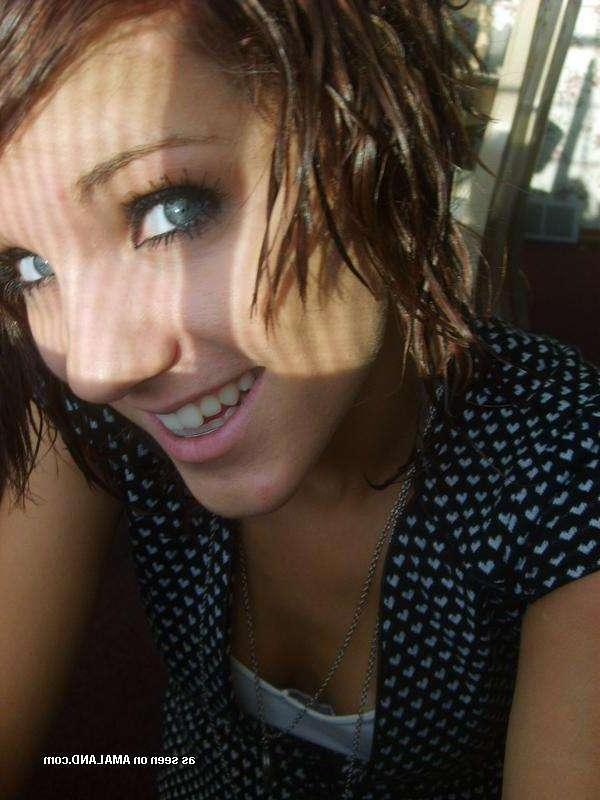 16P Photo compilation of nice amateur sexy non-nude chicks