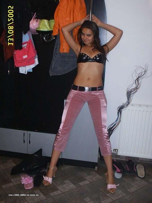 15P Picture compilation of steamy hot and sexy non-nude honeys