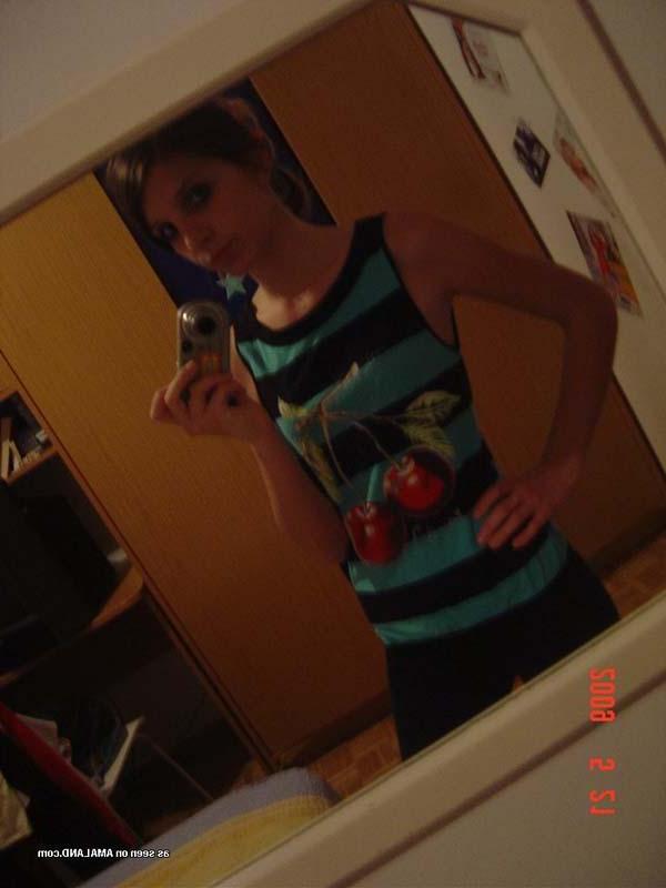 15P Photo compilation of a nice amateur pretty chick's selfpics