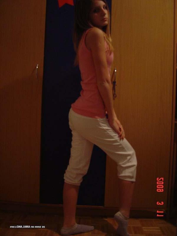 15P Photo compilation of a nice amateur pretty chick's selfpics