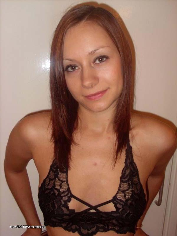 15P Nice compilation of an amateur naughty GF's hot selfpics