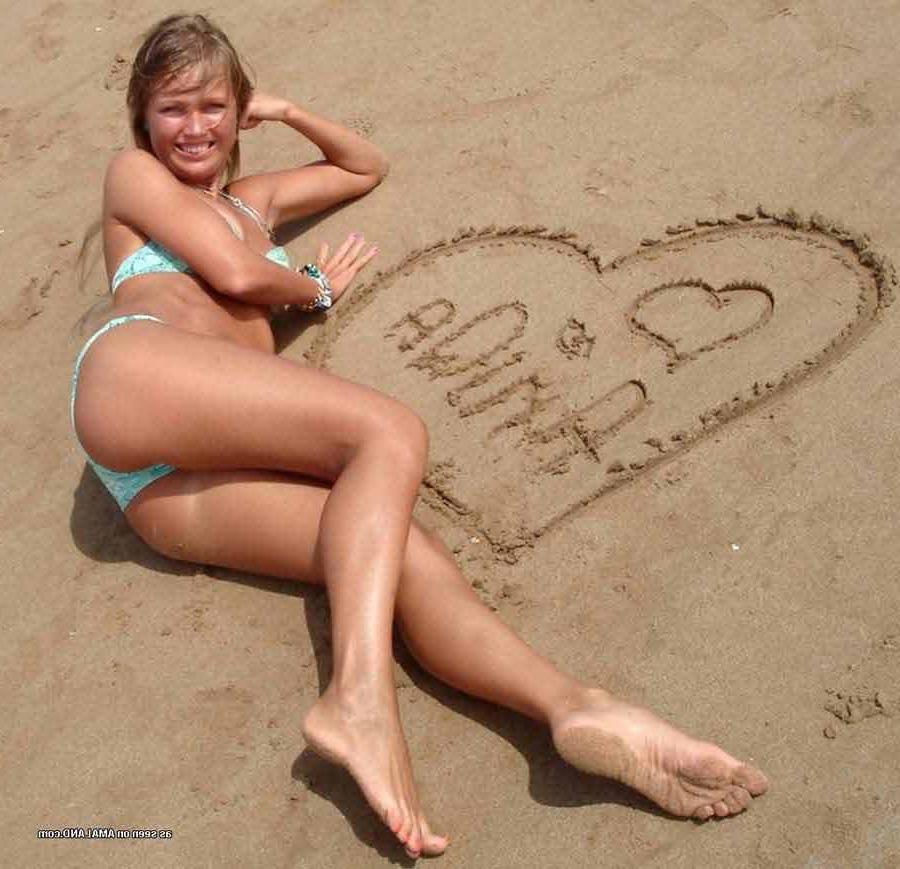 15P Picture compilation of steamy hot amateur non-nude kinky chicks