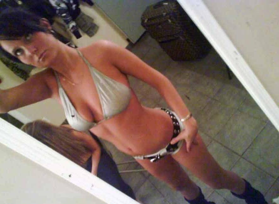 15P Picture compilation of sexy amateur non-nude honeys