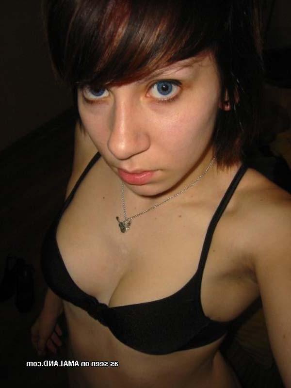 16P Picture compilation of an amateur naughty sleazy babe